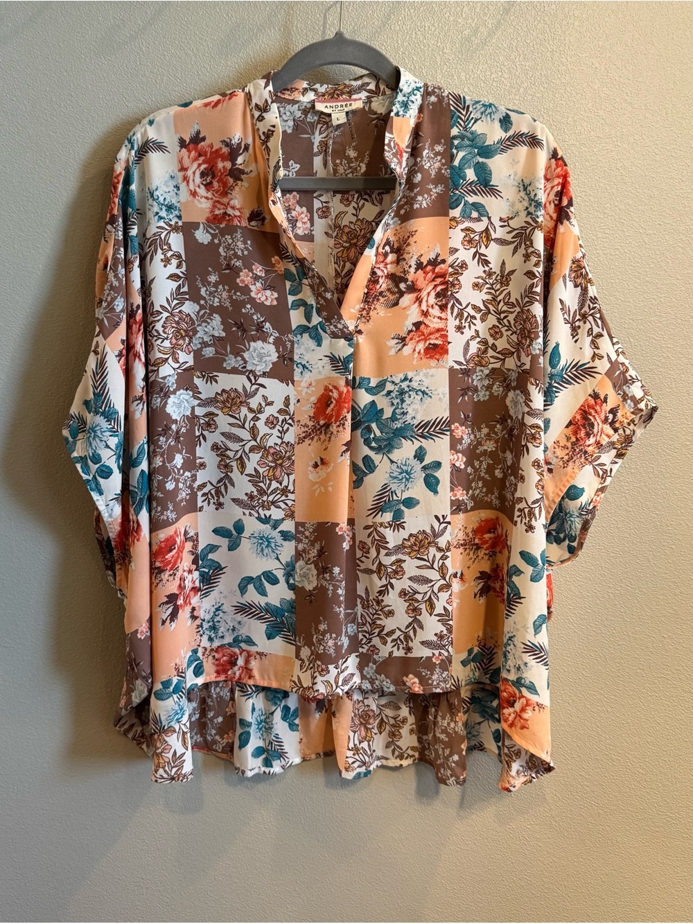 ANDREE BY UNIT Patchwork Floral Kimono Boho Hi/Low Blouse in Peach, Brown & Teal